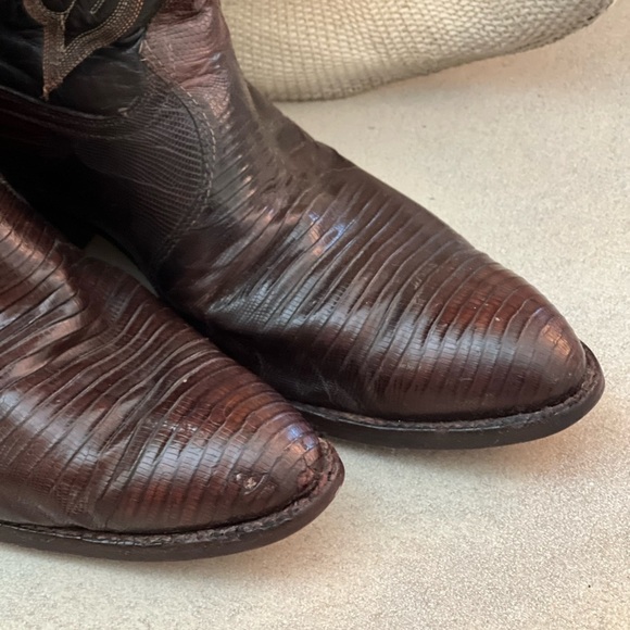 TONY LAMA Vintage Cowboy Boots Chocolate Brown Leather Lizard Inlay 9.5 EE - Picture 3 of 9